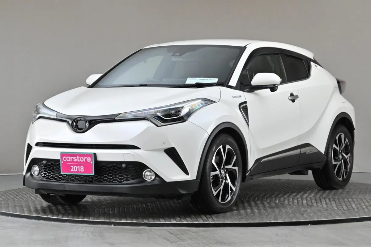 Toyota C-HR 1.8 Hybrid  half Leather reverse Cam - Image 3