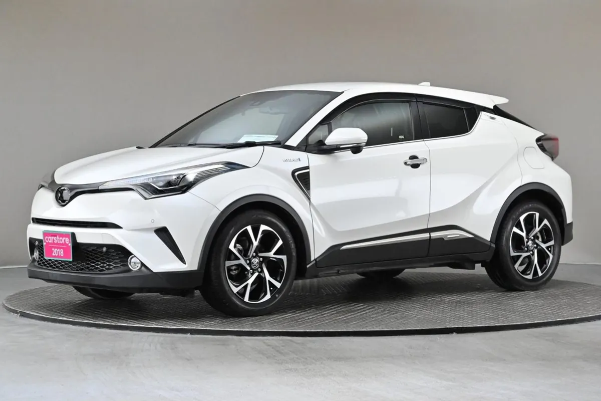 Toyota C-HR 1.8 Hybrid  half Leather reverse Cam - Image 4