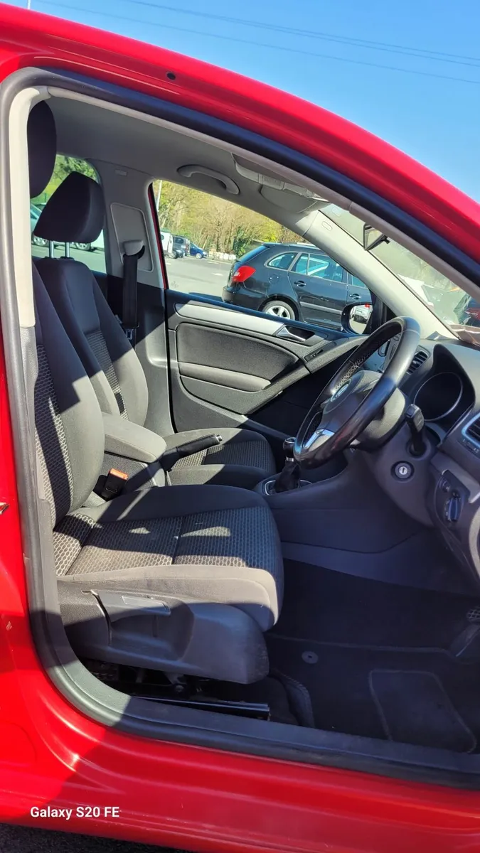 11 VW Golf 1.6 TDI New NCT,  TAX Sep. 25 - Image 3