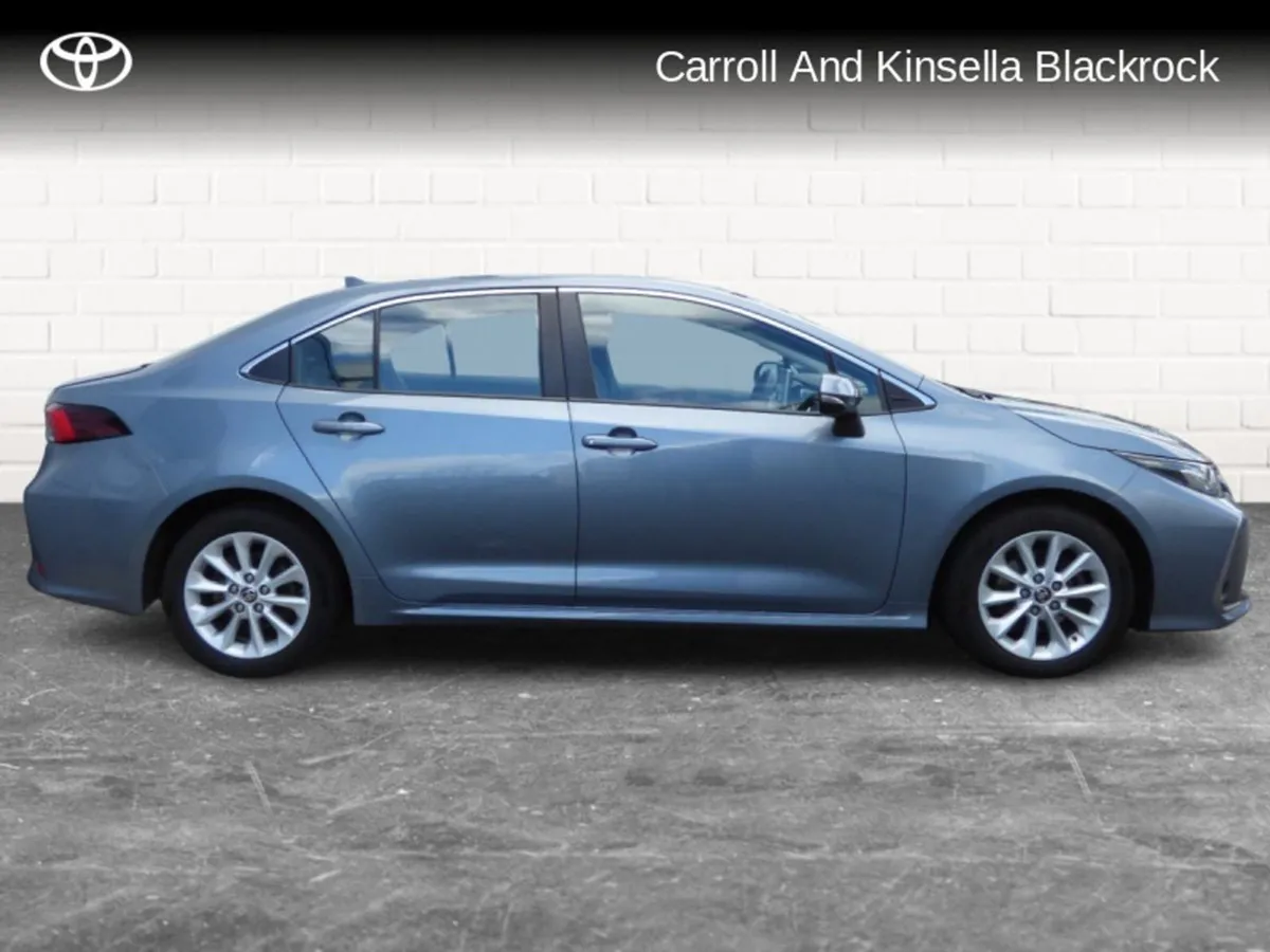 Toyota Corolla Hybrid Luna Saloon - Image 3