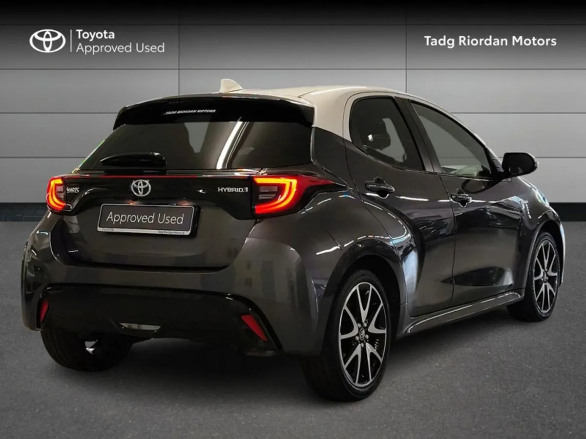 Toyota Yaris Hybrid Style - Image 2
