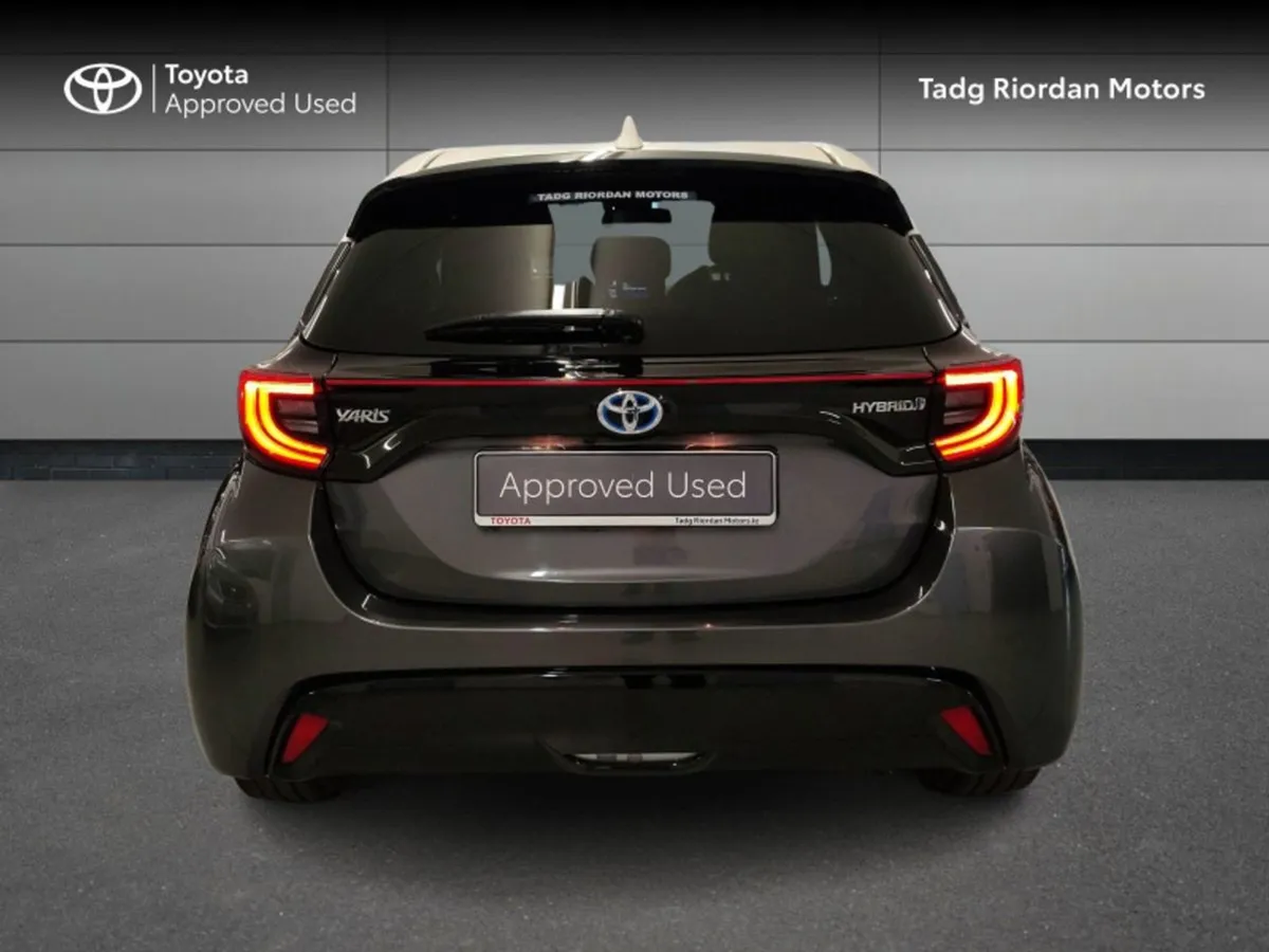 Toyota Yaris Hybrid Style - Image 4