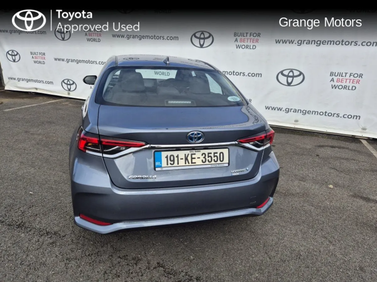 Toyota Corolla 1.8 Hybrid Luna SAL - Image 4