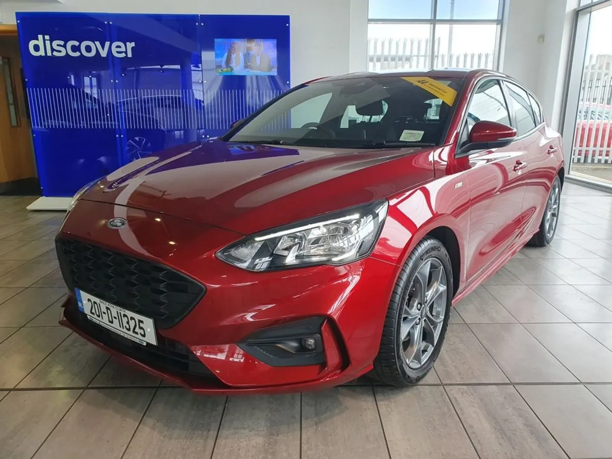 Ford Focus St-line 1.0t 125 5 Door - Image 3