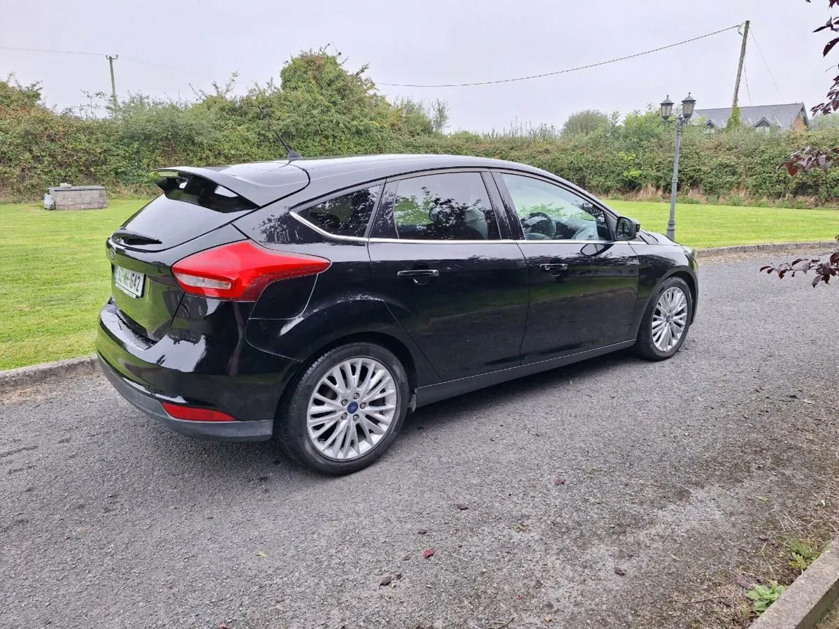 FORD FOCUS - Image 2
