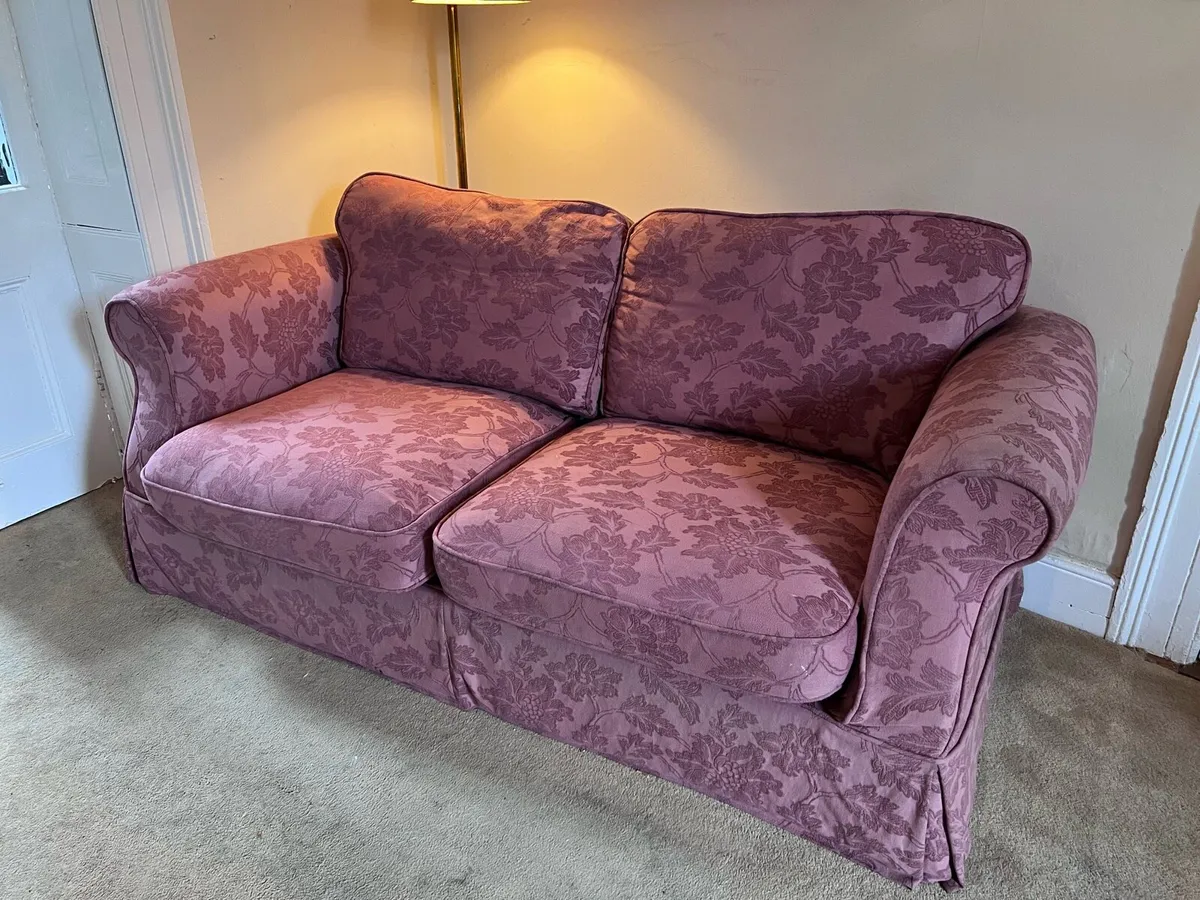 Beautiful Couch Free to a good home - Image 1