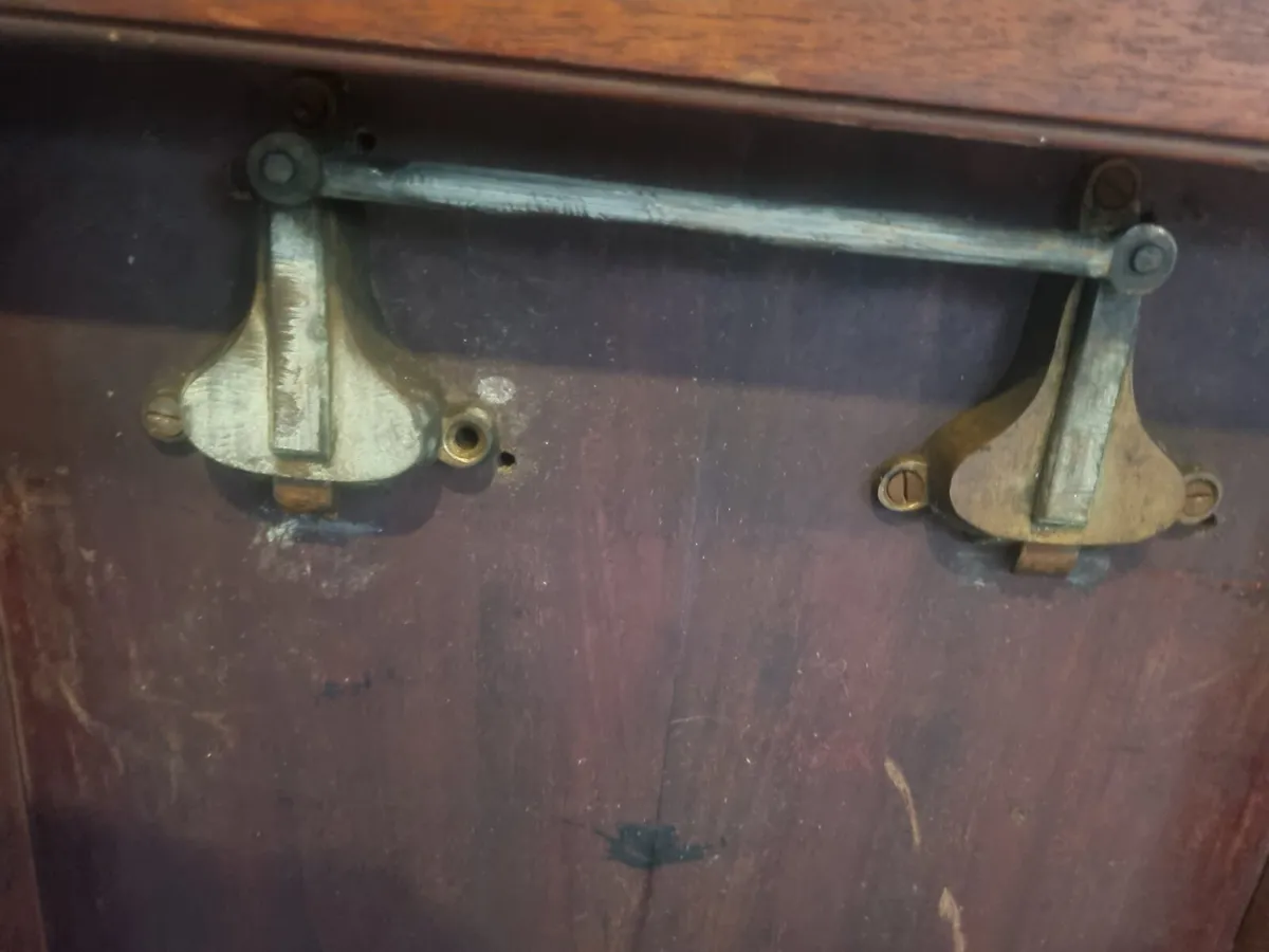 Victorian table - Image 4