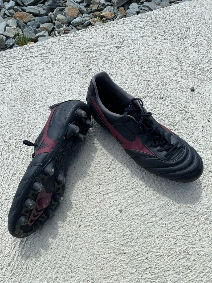 Mizuno Morelia Boots - Image 1