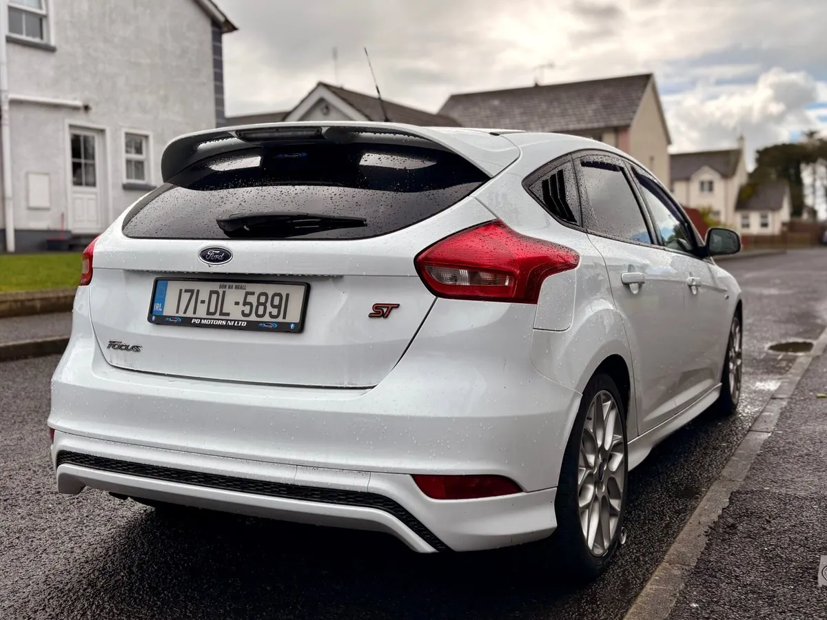 Ford Focus ST-Line 2017 | 1.5L Diesel - Image 2