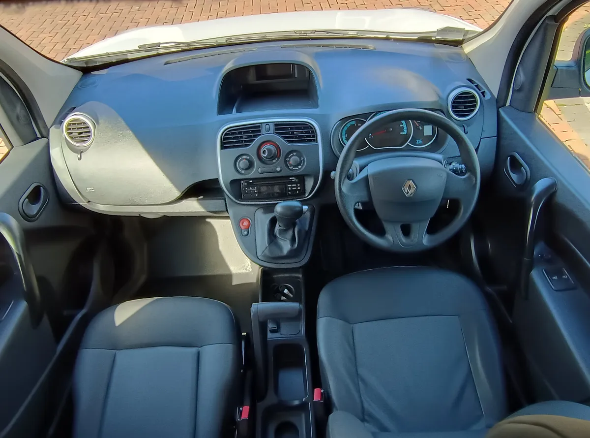Renault Kangoo Z.E 33 Business Maxi - Image 3