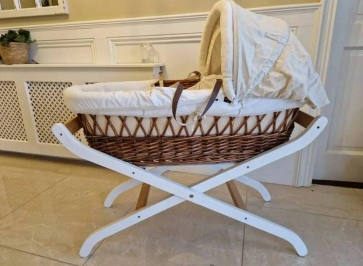 Moses Basket & Stand - Image 2