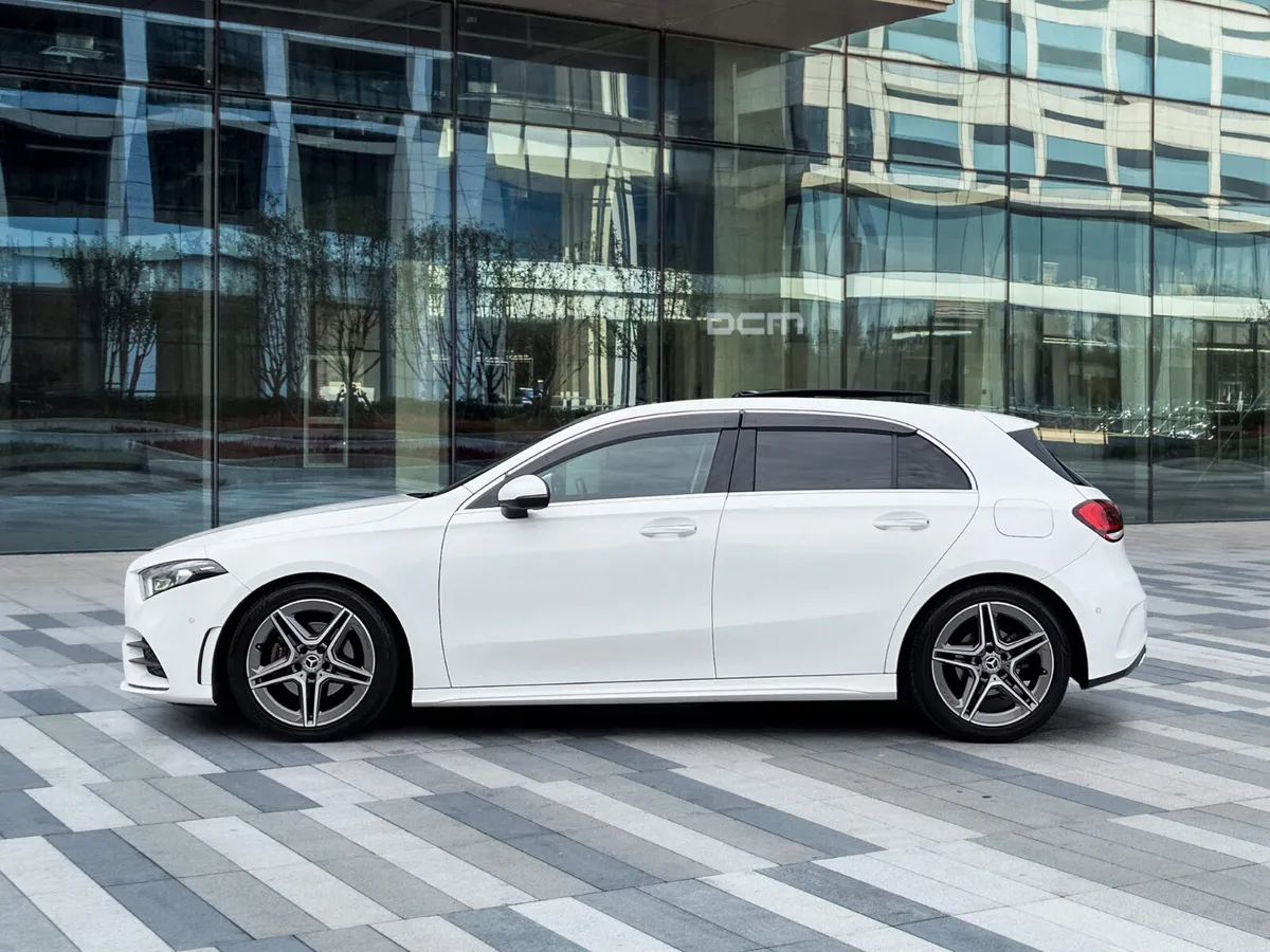 Mercedes-Benz A-180 AMG Line *Top Spec + Panroof* - Image 4