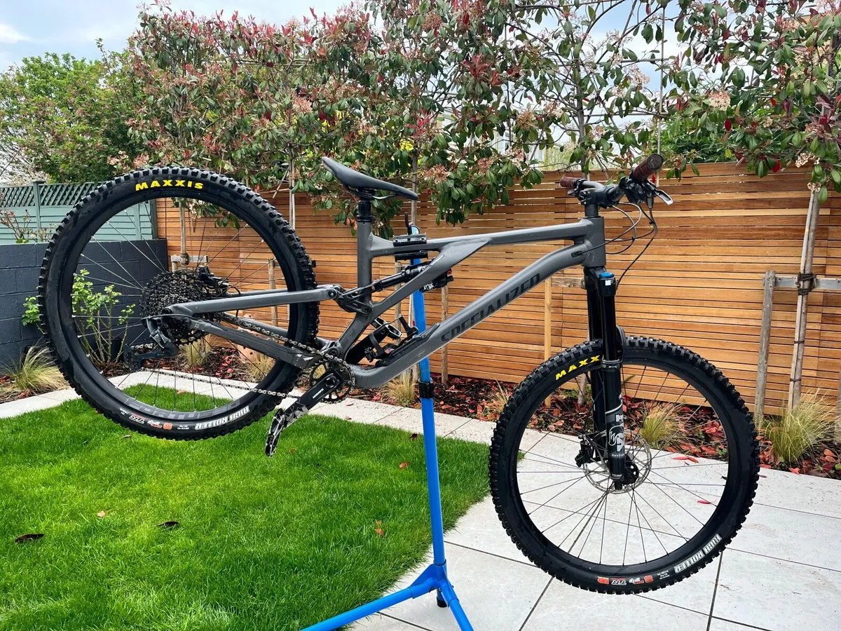 L/XL Specialized Stumpjumper Evo Comp 2023 MTB - Image 2