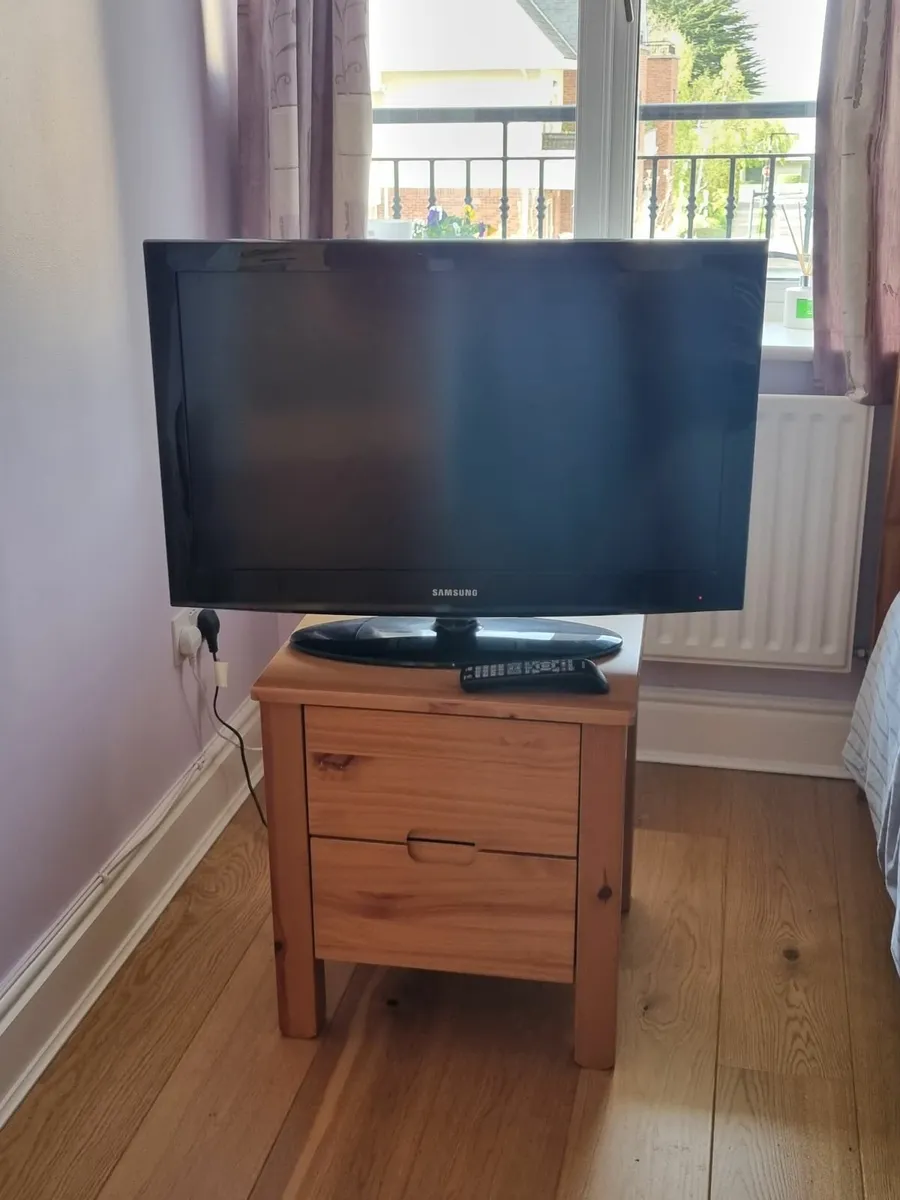 Samsung 30 inch TV (not smart) - Image 3