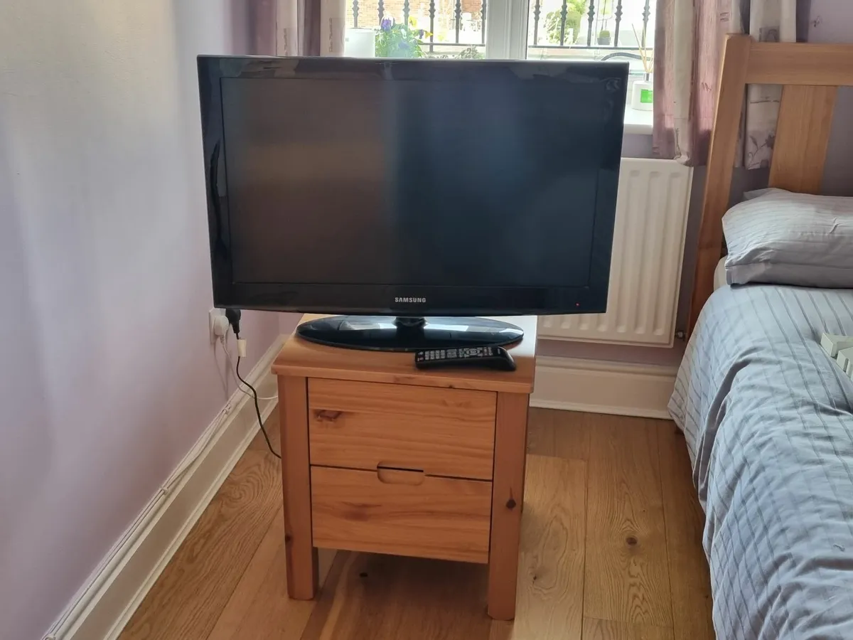 Samsung 30 inch TV (not smart) - Image 1