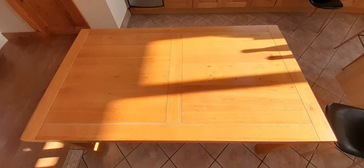 Dining table - Image 2