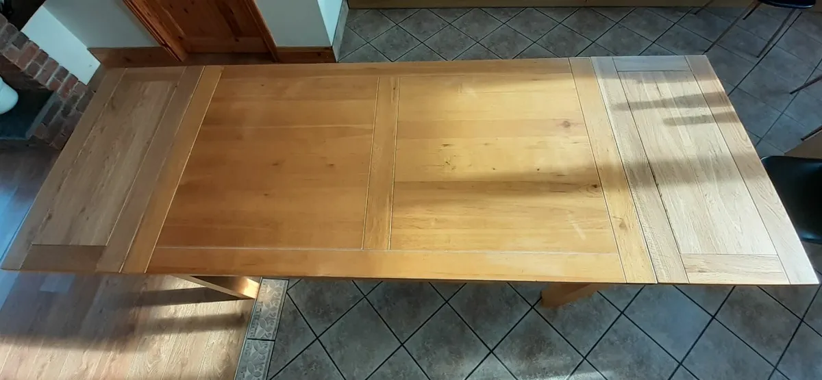 Dining table - Image 4
