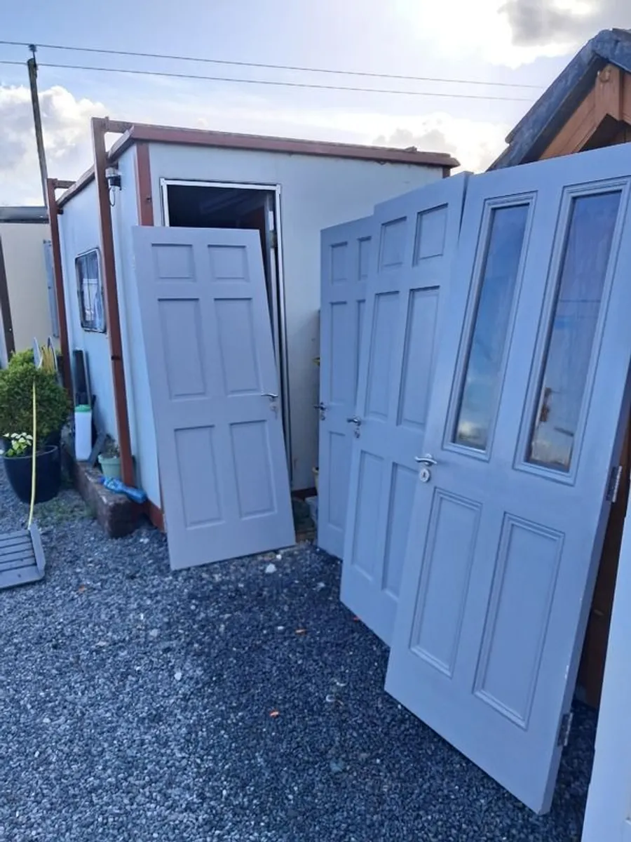 2nd hand pine doors - Image 3