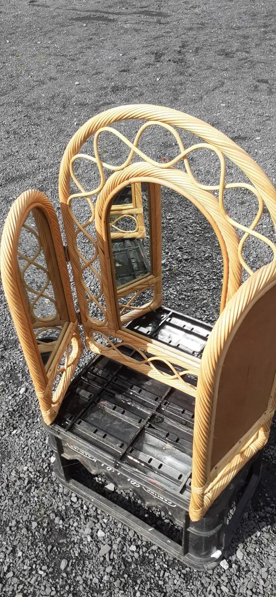Rattan -bamboo dressing table mirror - Image 1