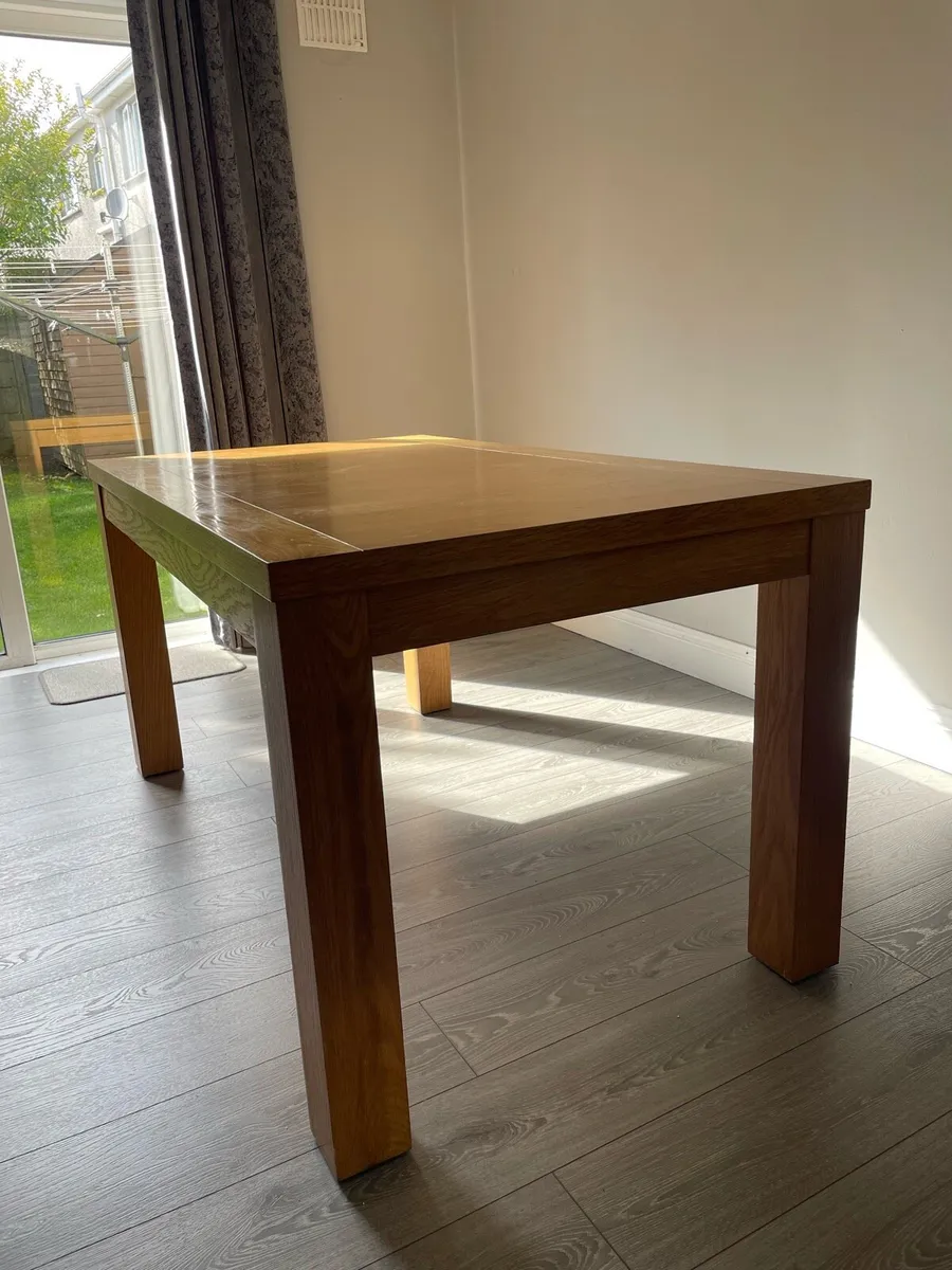 Dining table - Image 1