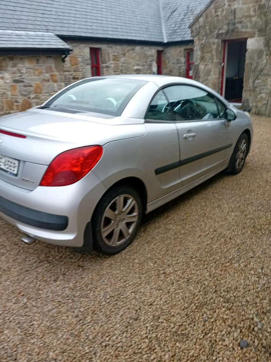 Car - Image 3