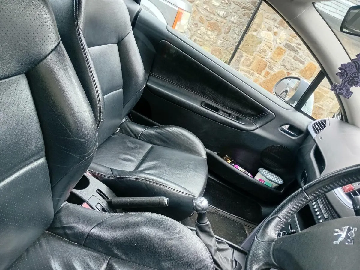 Car - Image 4