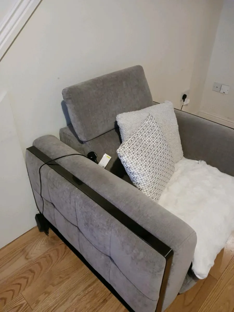 Armchair - Image 2