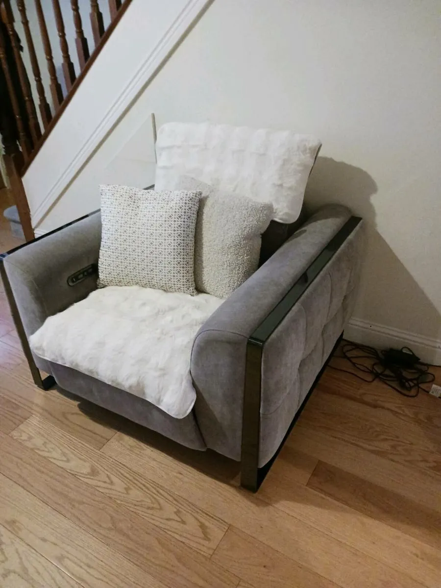 Armchair - Image 1