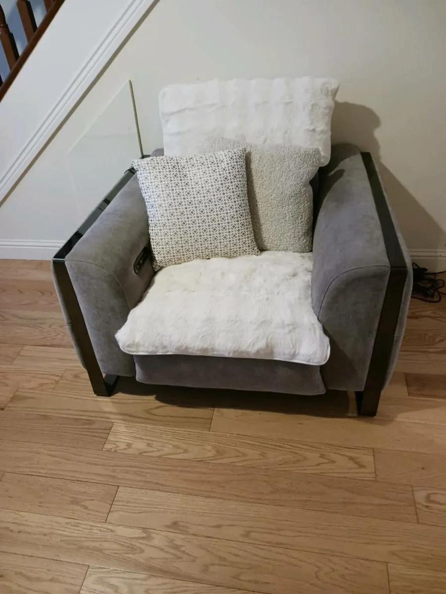 Armchair - Image 4