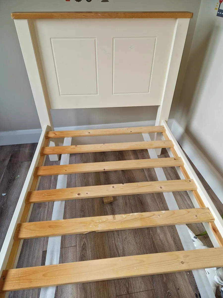 Single bed - Image 3