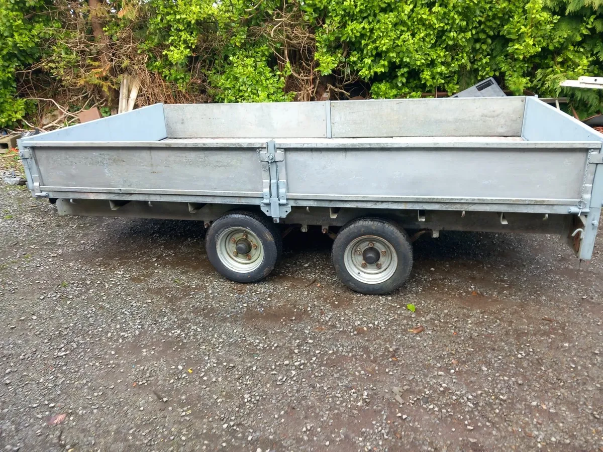 Trailers - Image 3