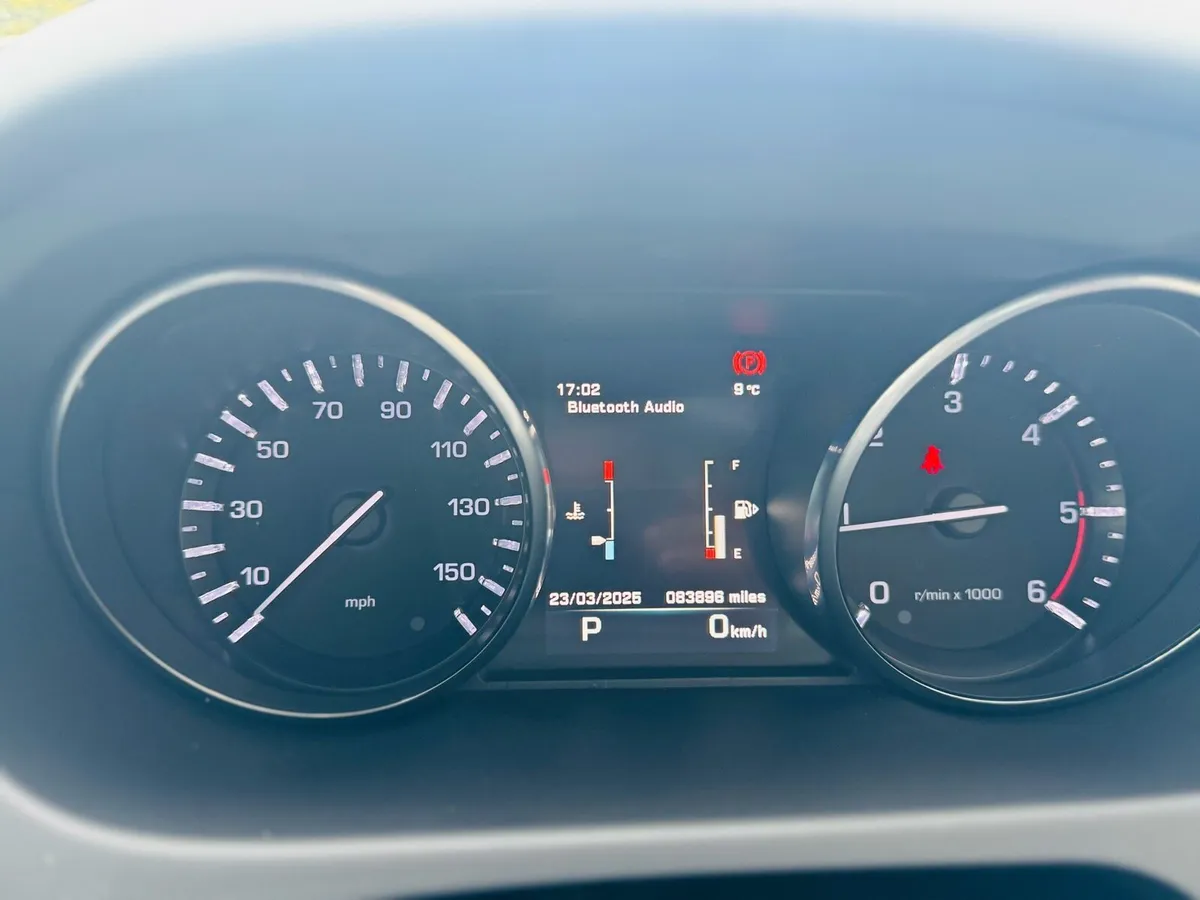Land Rover Discovery Sport Hse, Automatic, Low Km - Image 3