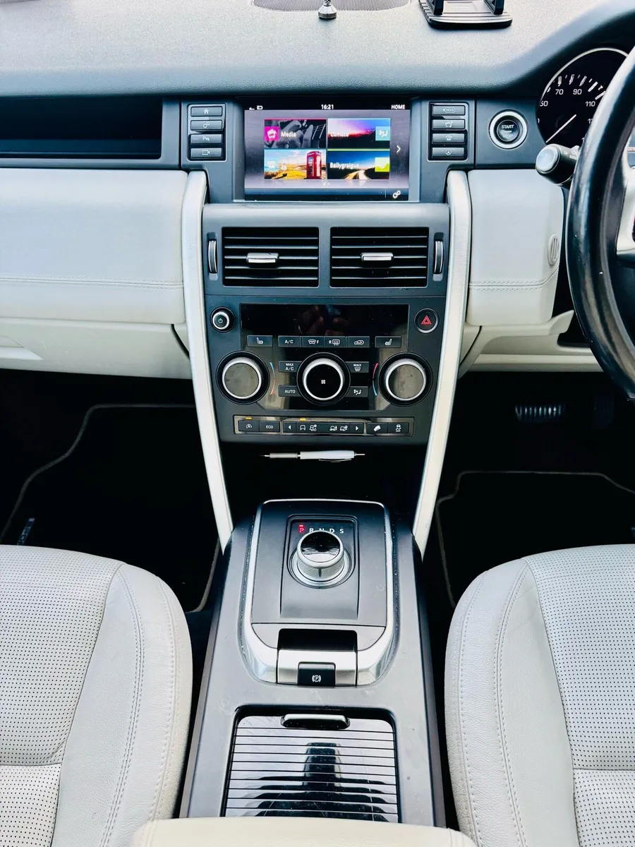 Land Rover Discovery Sport Hse, Automatic, Low Km - Image 4