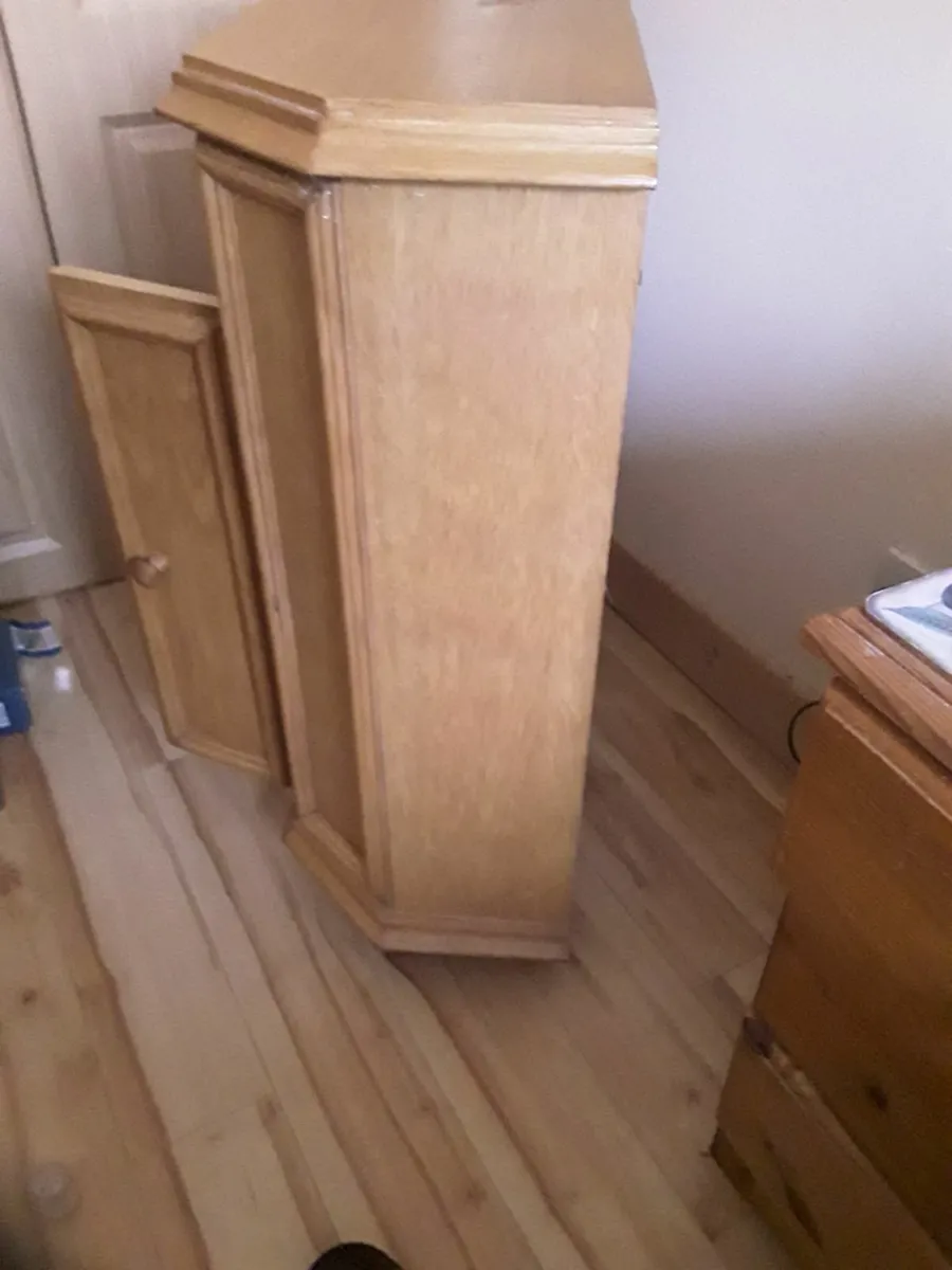 Solid wooden unit holds plenty - Image 4