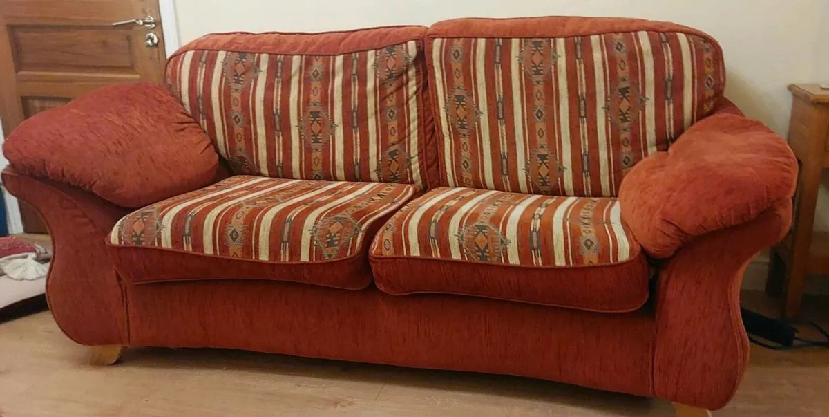 FREE Sofa - Image 3