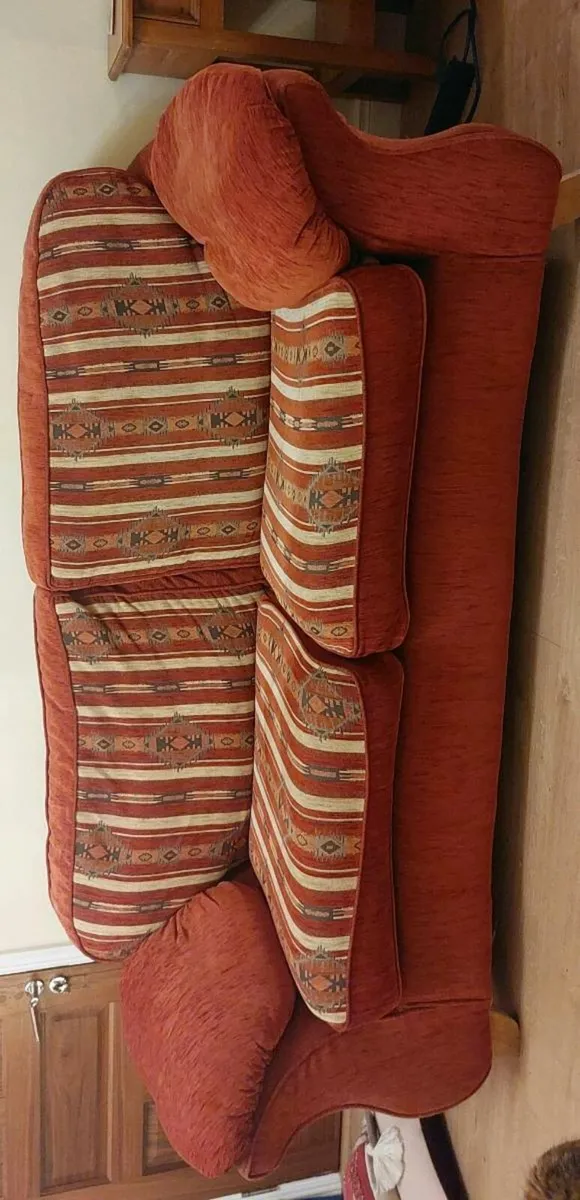 FREE Sofa - Image 4