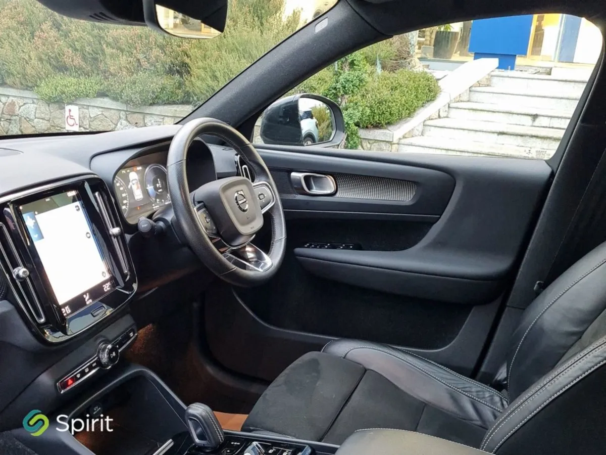 Volvo XC40 Xc40 R-design Recharge - Image 3