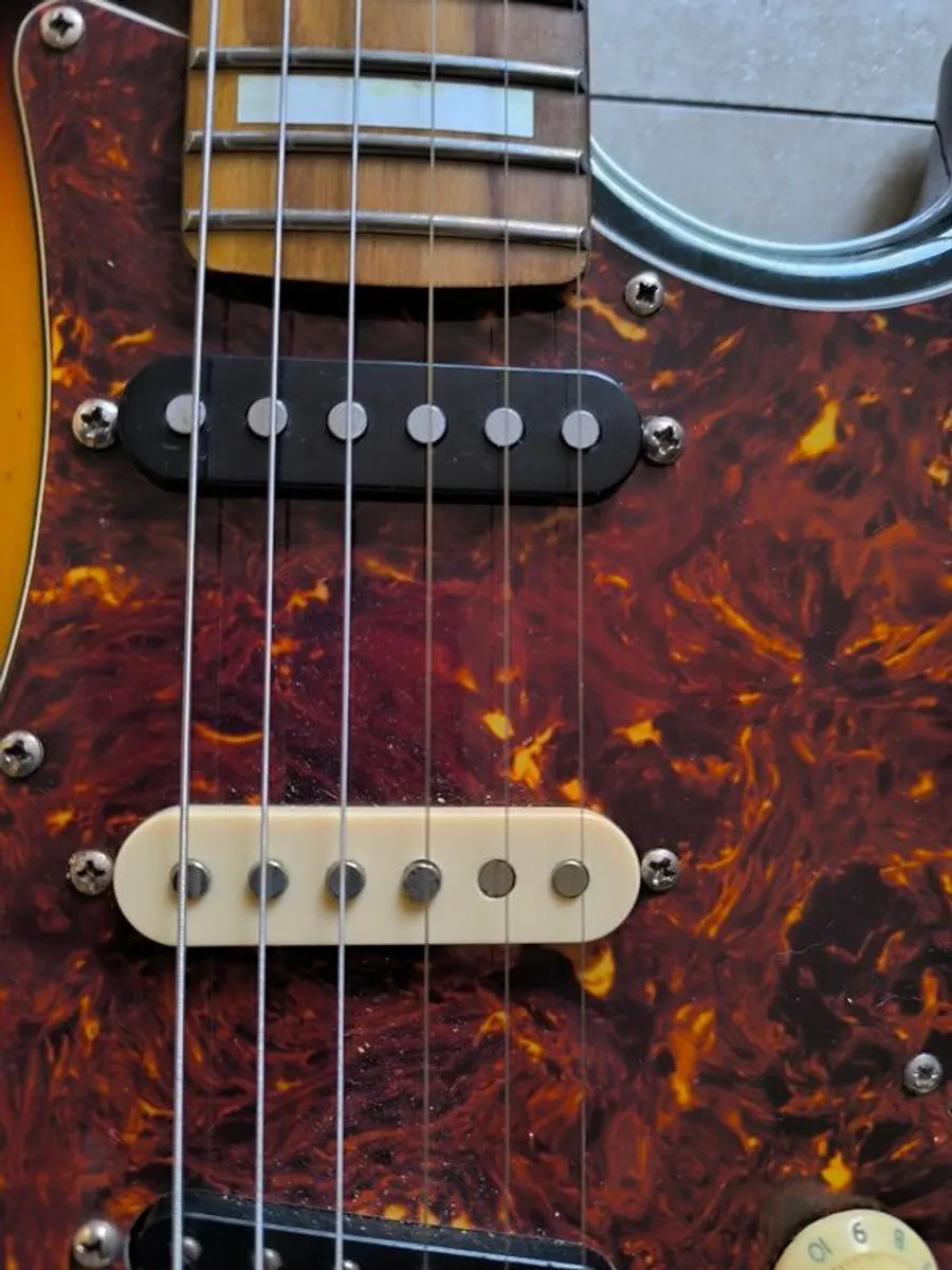 Jet 300, ST Type, electric Guitar - Image 2