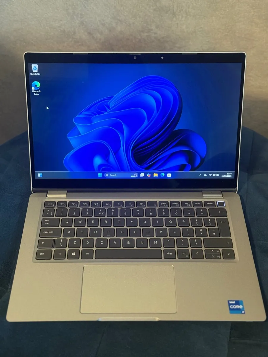 Dell Latitude 5320 2in1 Laptop i7/32GB/512SSD/FHD - Image 1