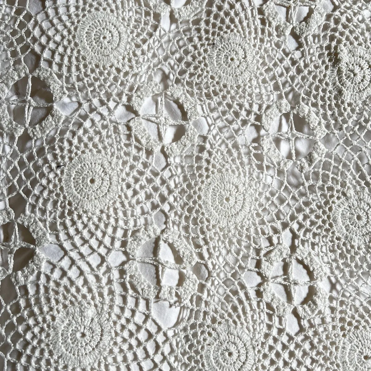 Hand Crochet bedspread / table cloth vintage - Image 4