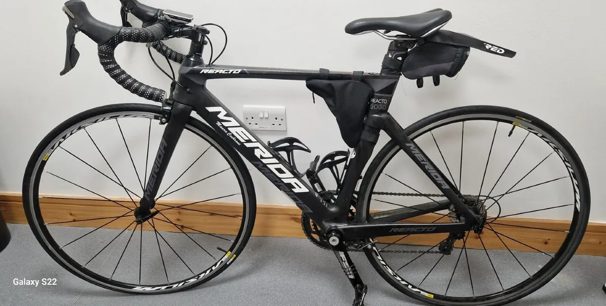 Full carbon road bike - Image 1