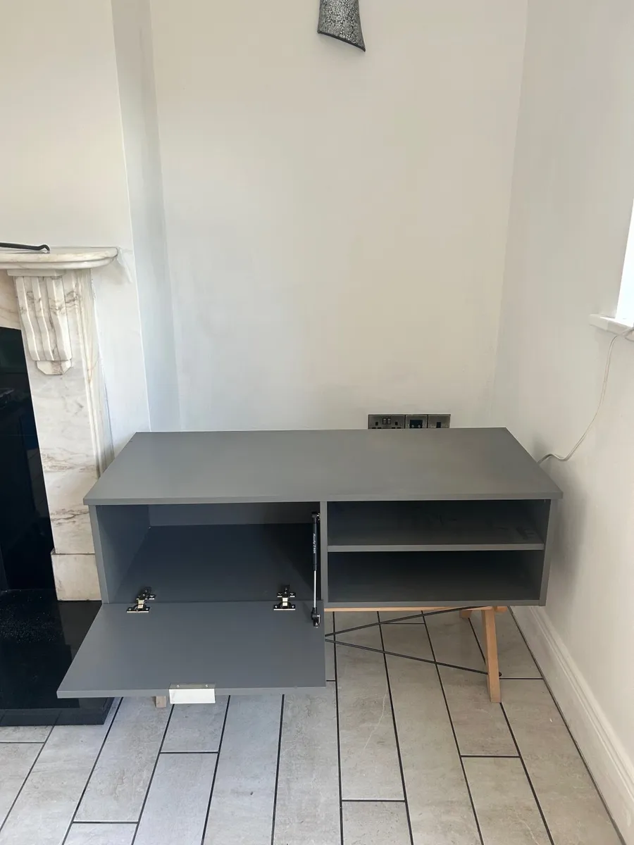 TV unit - Image 2