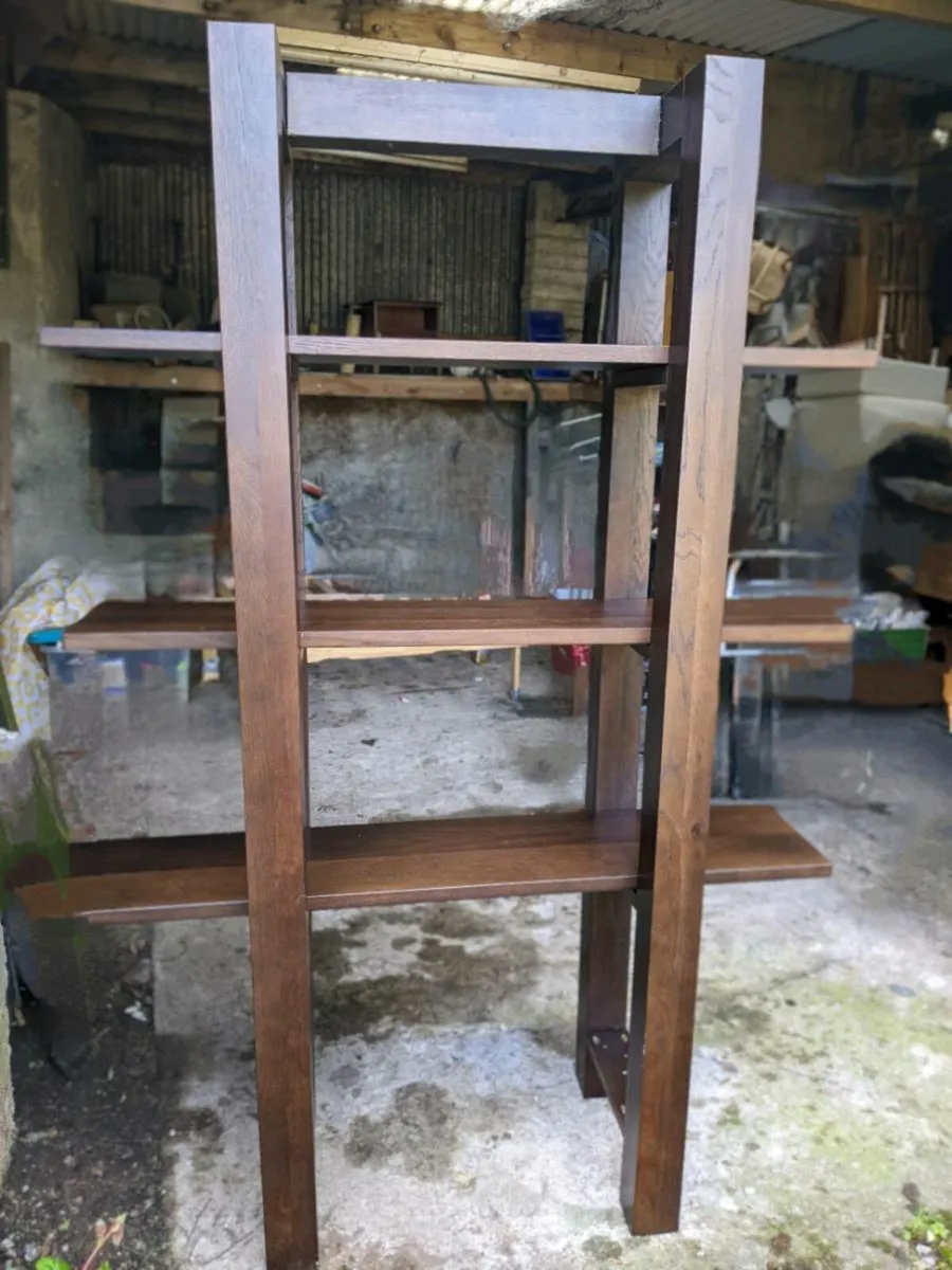 Display shelves