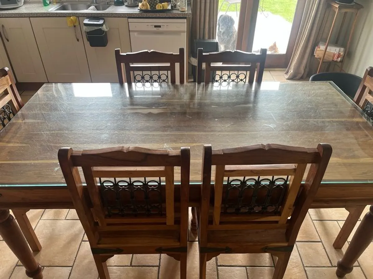 Table and Chairs - Image 2