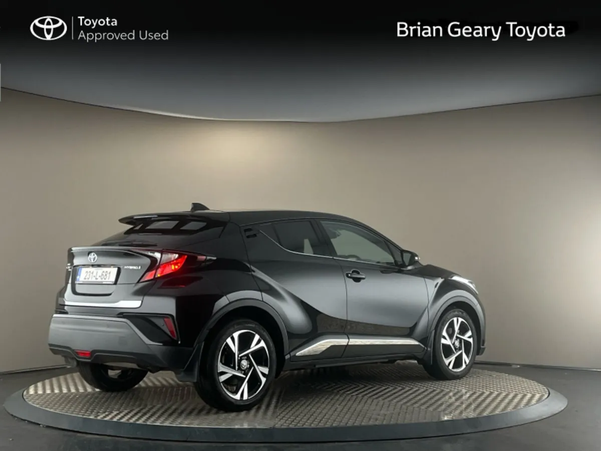 Toyota C-HR HYBRID SPORT - Image 2