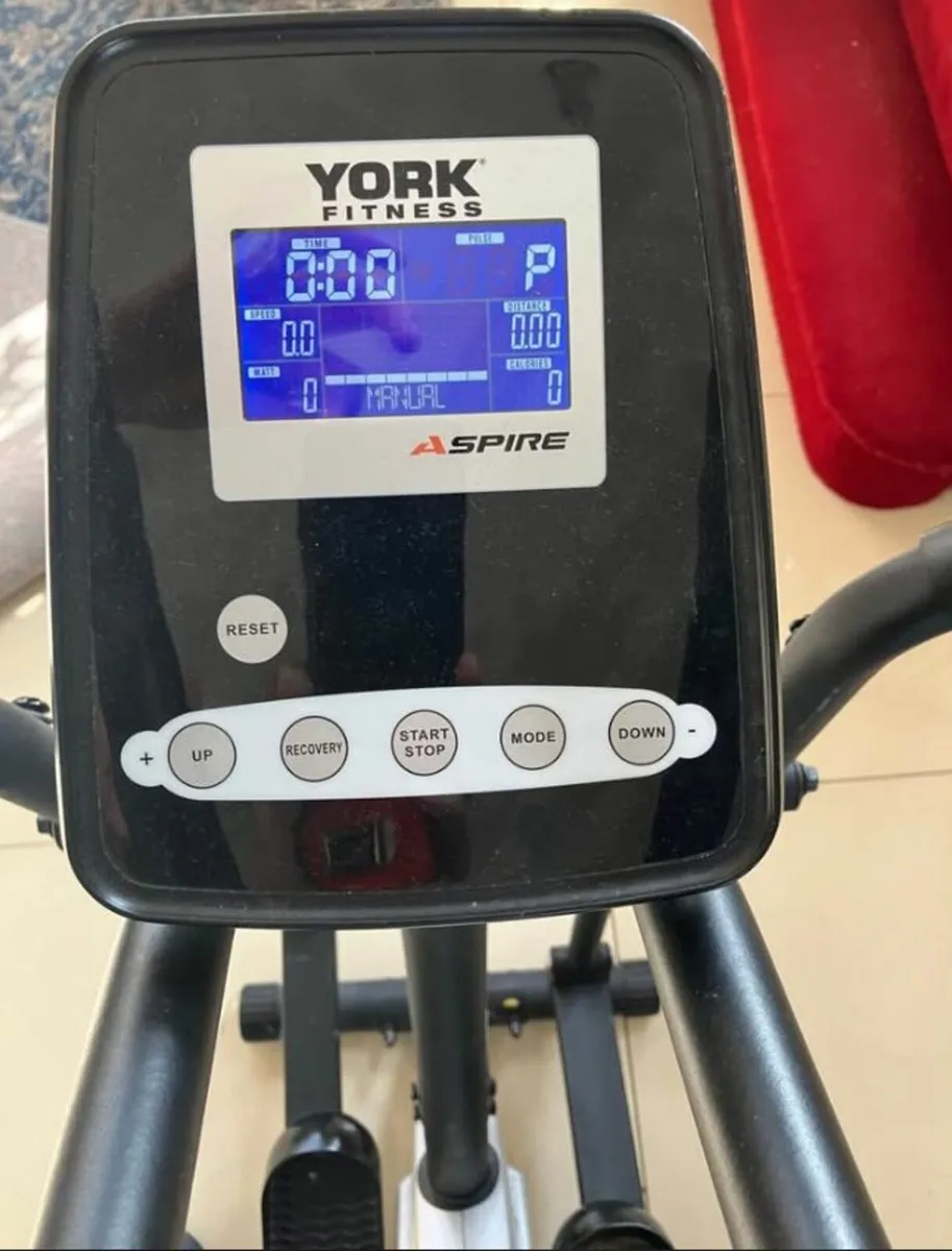 York fitness hx5 cross trainer - Image 3
