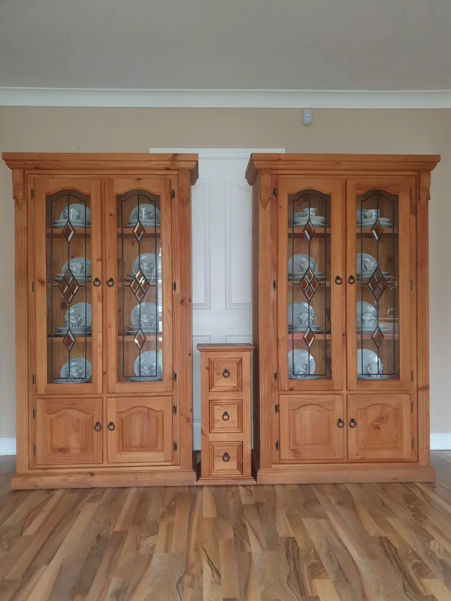 CABINETS - Image 1