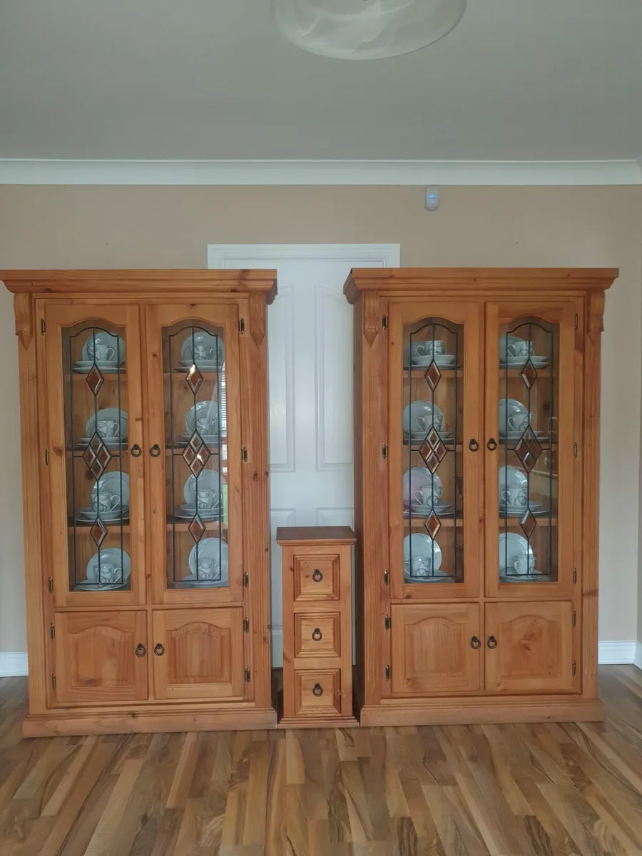 CABINETS/BOOKS/DELPH - Image 3