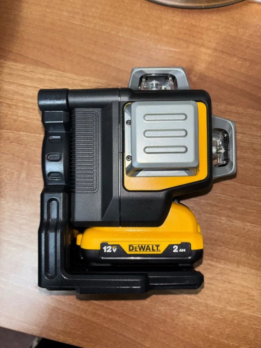 Dewalt Laser Level, 3-way 360 Degrees + Battery - Image 3