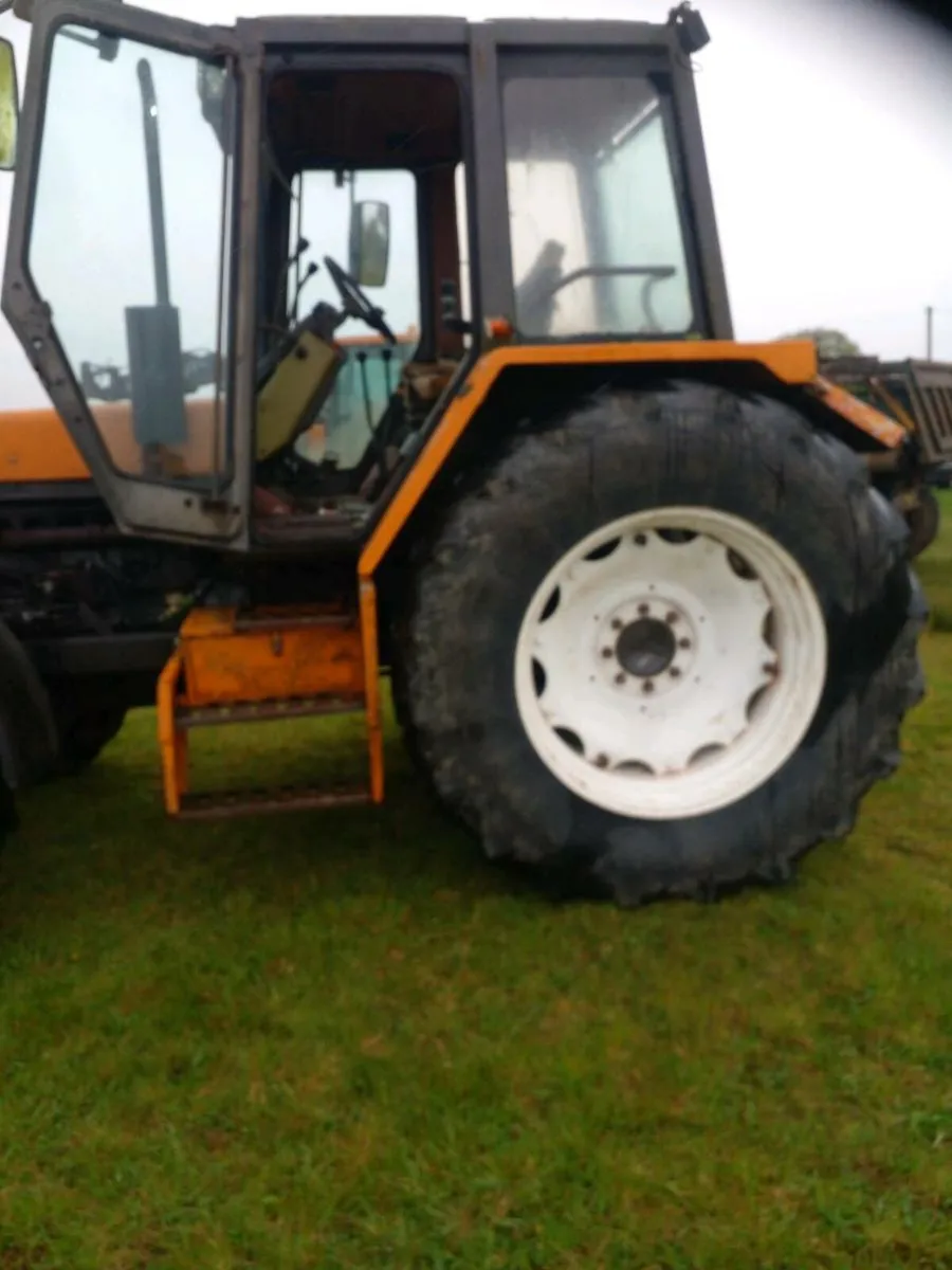 Renault tractor 145.14 - Image 2
